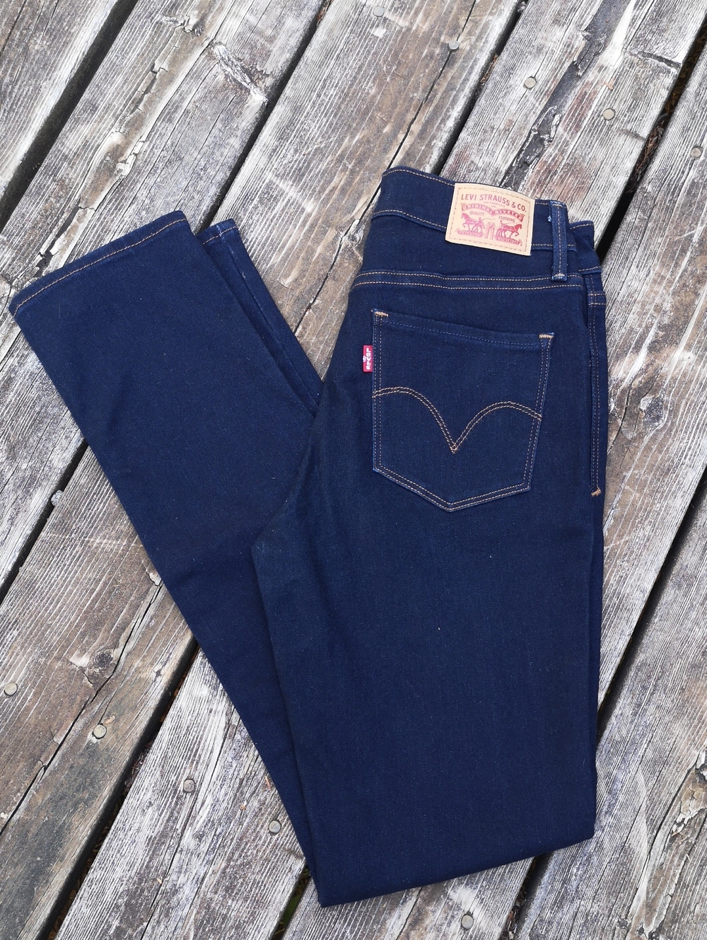Levi's Mid-Rise Skinny jeans
